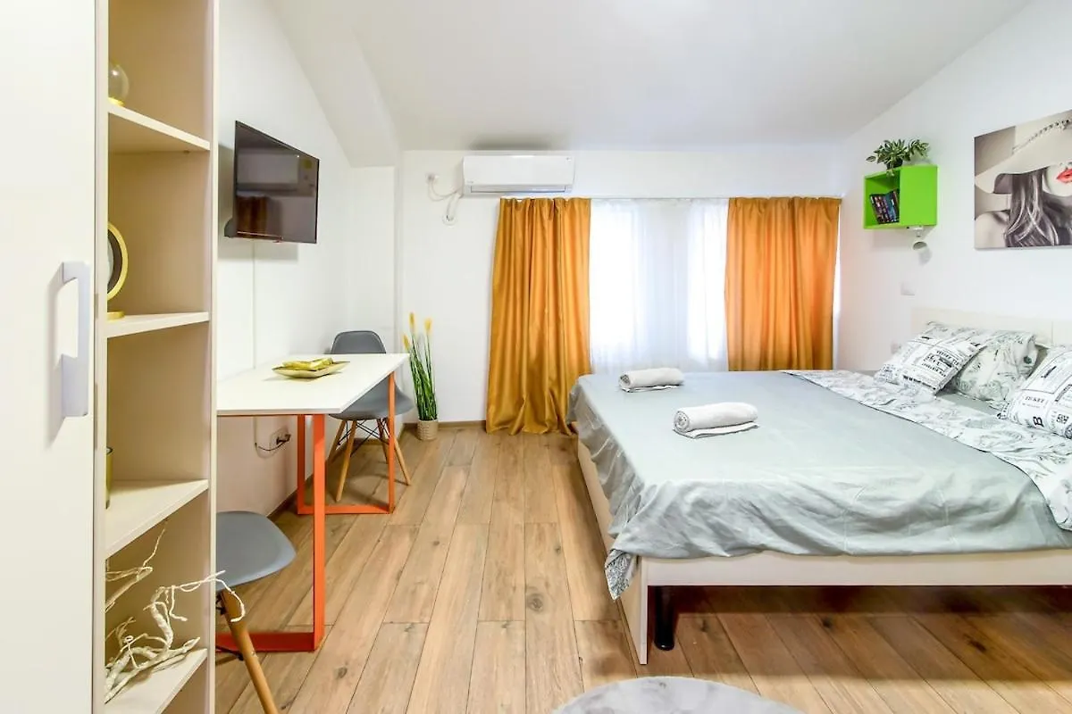Cosy And Tiny Room Bucharest Apartment