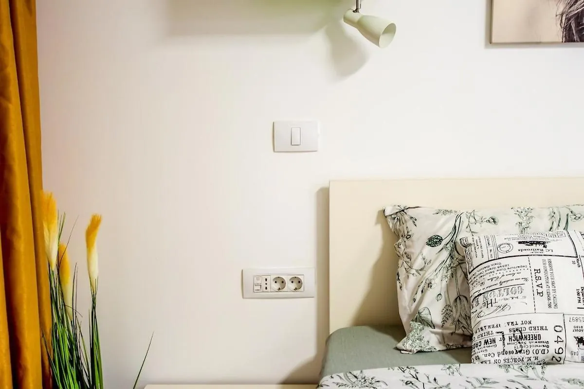Cosy And Tiny Room Bucharest Apartment